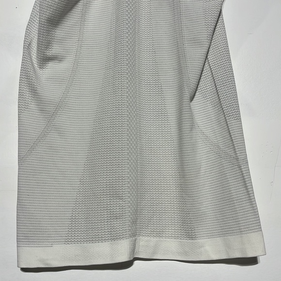 Lululemon Swiftly Tech Racerback Tank Top 2.0 White Size 4 - Picture 7 of 8
